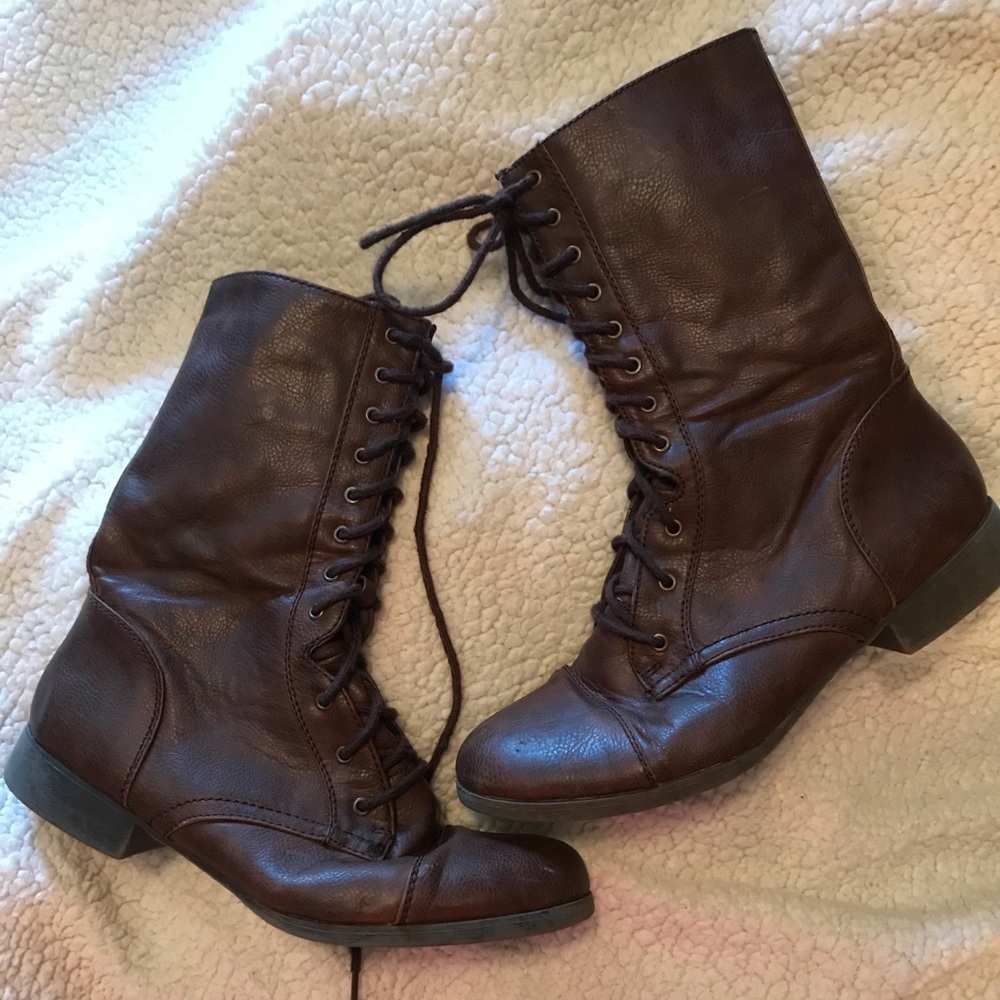 Combat boots